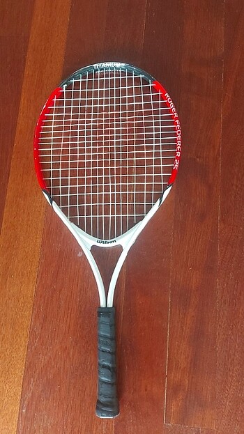  Wilson Roger Federer 25 Titanium Çocuk Tenis Raketi - Orjinal Kı