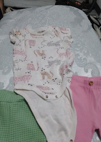 Pembe Dantelli Kolsuz Bebek Kıyafet Seti - Görsel 4