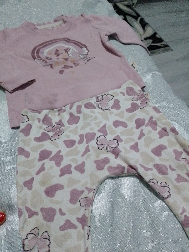 Uzun Kollu Pembe Bebek Kız Takımı Dantel Detaylı - Görsel 3