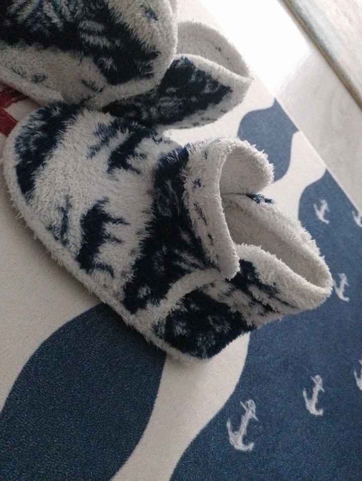 erkek Çocuk Renkli Bağlama Desenli Sıcak Ev Terliği - Görsel 4