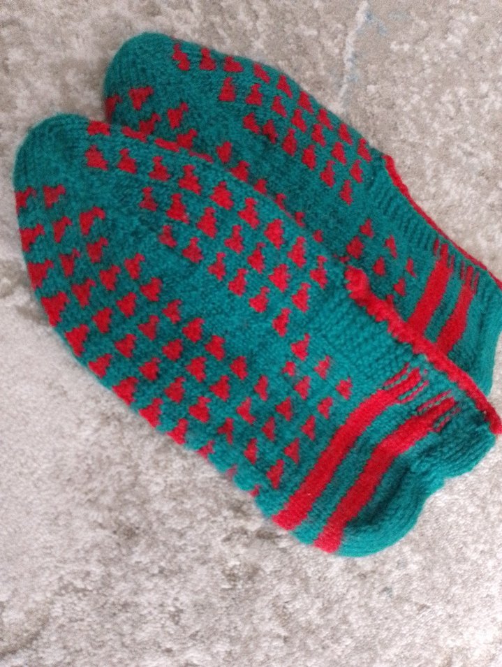 Nakışlı Kırmızı Örgü patik - Görsel 3