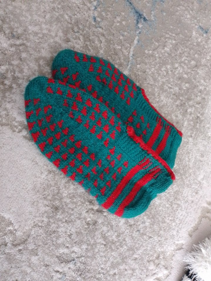 Nakışlı Kırmızı Örgü patik - Görsel 4