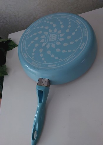 Pastel Mavi Seramik Tabanlı Tava