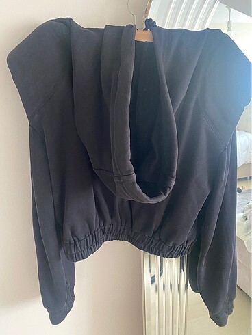 Zara Kapusonlu vatkali siyah hirka