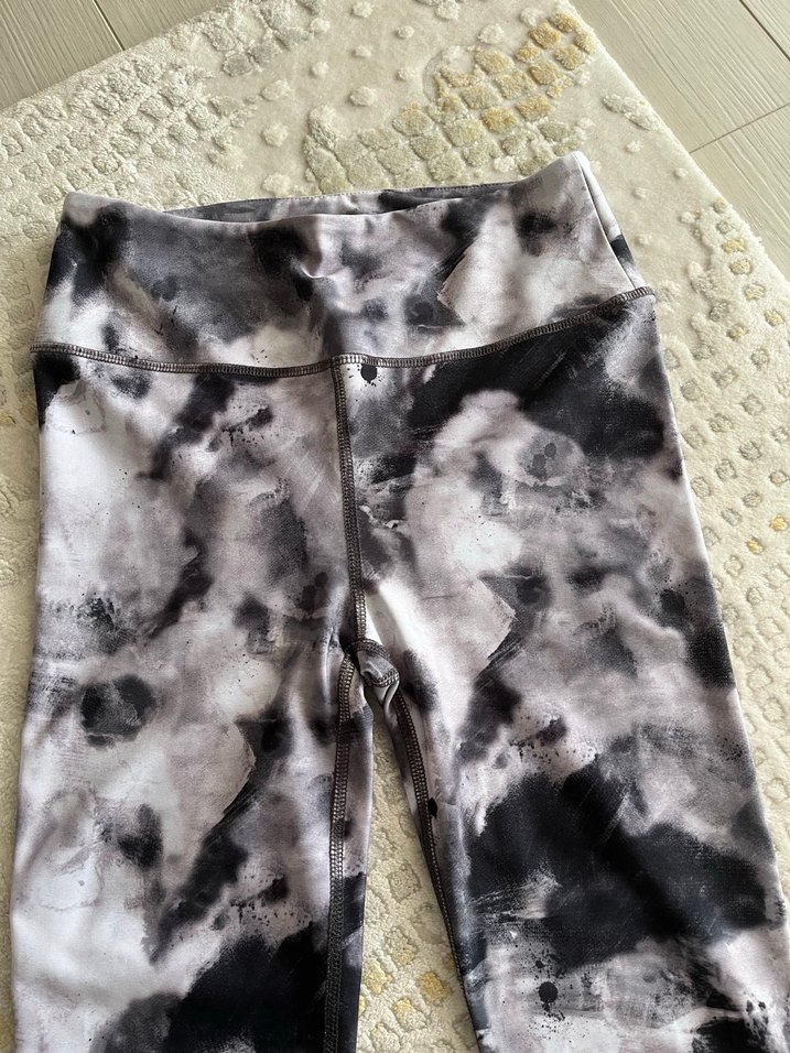 Gri Batik Desenli Kadın Tayt - Görsel 2