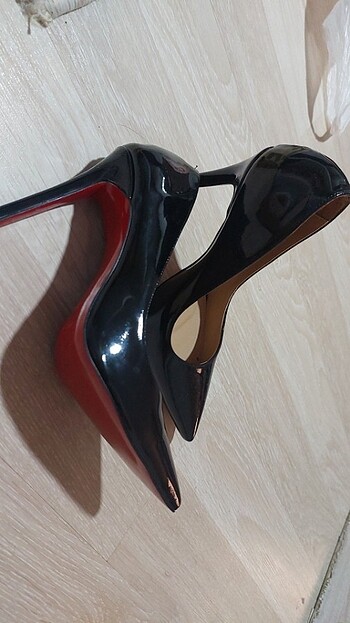 Loubotin Stiletto