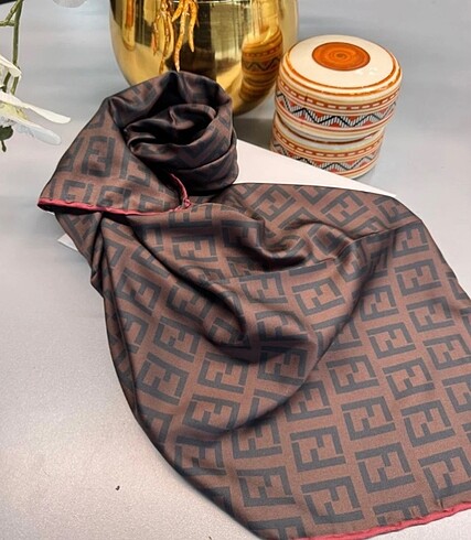 Fendi Twill eşarp