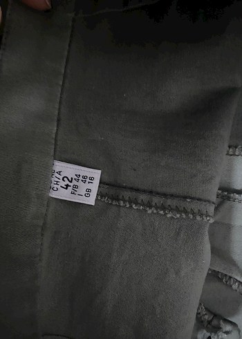 Haki Düğmeli Keten Kadın şort - Görsel 2