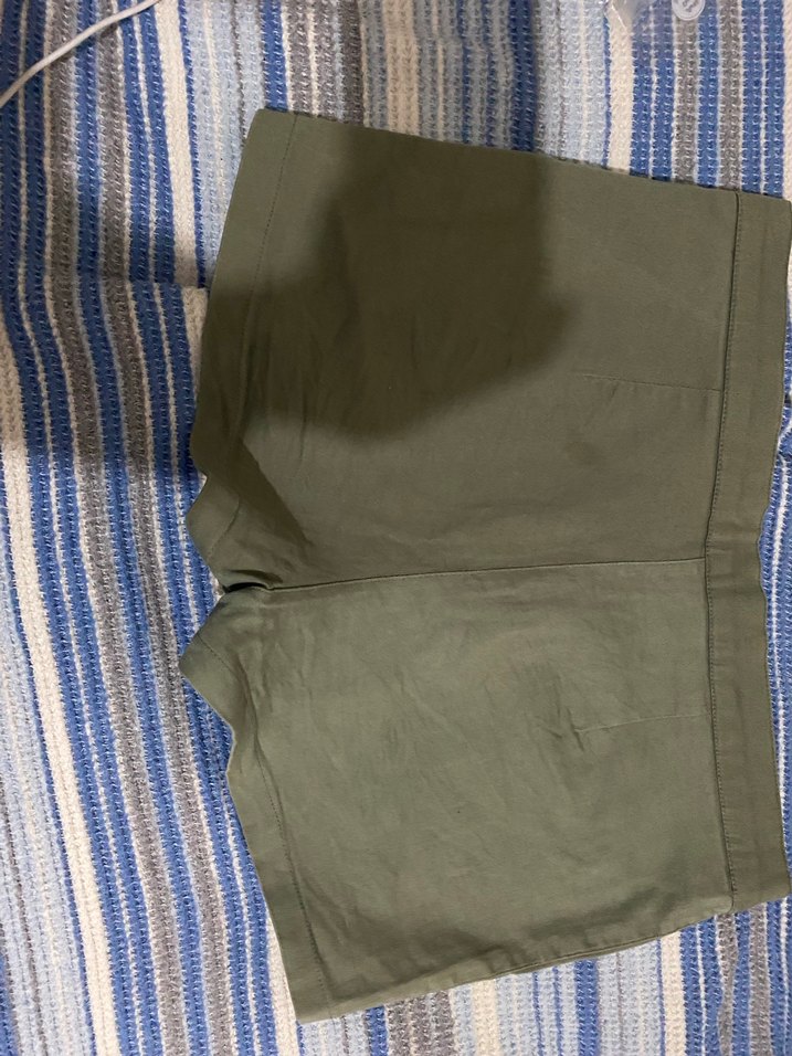 Haki Düğmeli Keten Kadın şort - Görsel 3