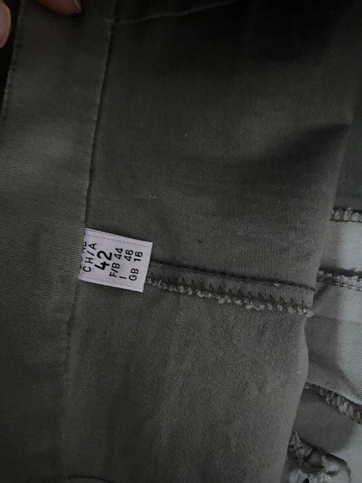 Haki Düğmeli Keten Kadın şort - Görsel 2