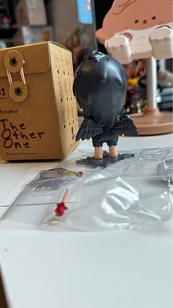 Beden Renk Popmart Hirono THE CROW
