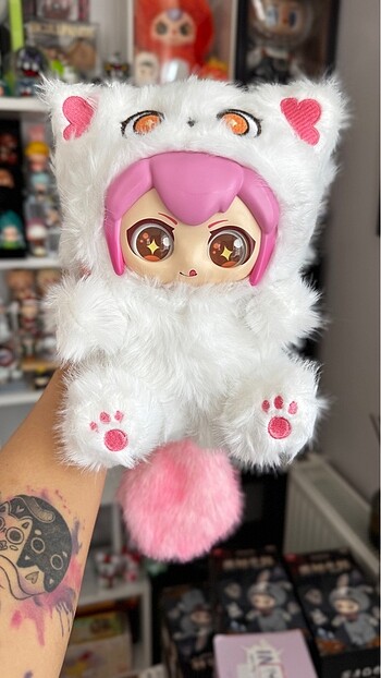 Yoleli Plush Vynil Face