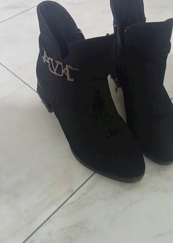 Siyah Yılan Desenli Süet Tokalı Kadın Bot - Görsel 3