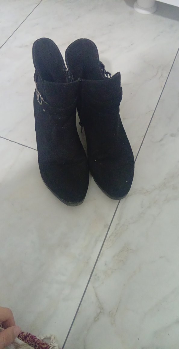 Siyah Yılan Desenli Süet Tokalı Kadın Bot - Görsel 2