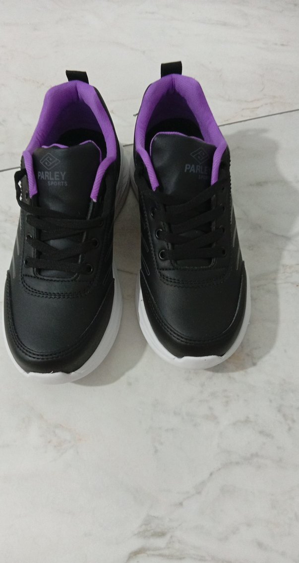 Mor Detaylı Siyah Kadın Spor Ayakkabı - Görsel 2