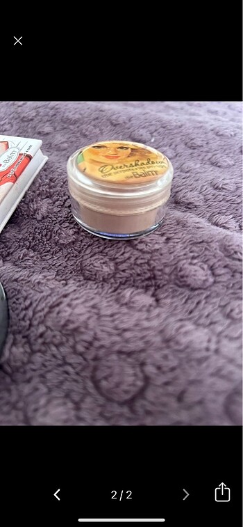 The Balm The balm highlighter gold