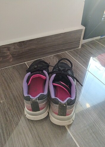 30 Beden siyah Renk Skechers