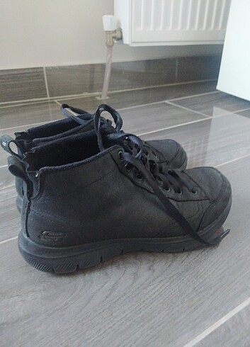 Skechers bot