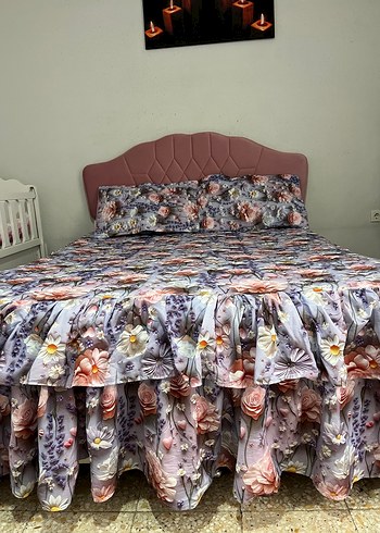 Mor Tonlarda Renkli Çiçekli Yatak Örtüsü - Görsel 2