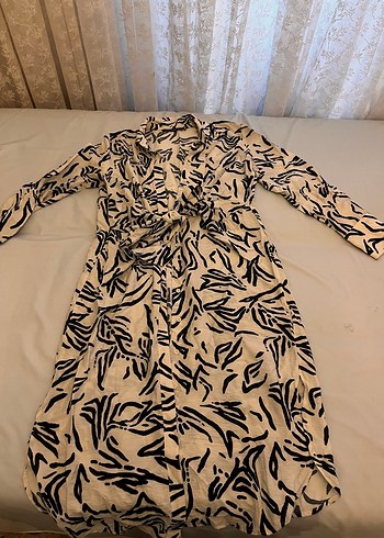 Uzun Kollu Zebra Desenli Hemşire Sabahlığı