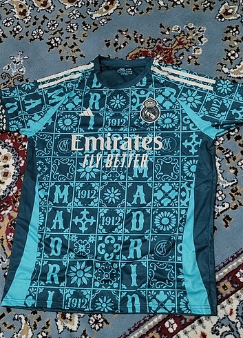 REAL MADRID KONSEPT FORMA