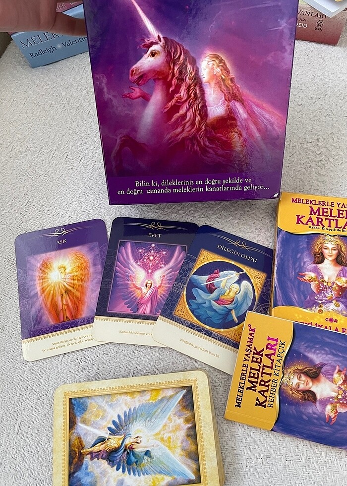 Meleklerle Yaşamak Özel Kutu ve Tarot Destesi - Görsel 3