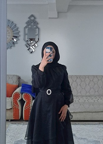 38 Beden siyah Renk Uzun Kollu Siyah Katlı Uzun tesettür Abiye,1 kere giyildj