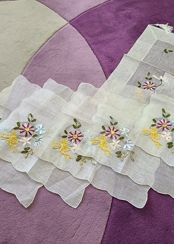 Nakışlı Vintage Beyaz Masa Örtüsü - Görsel 3