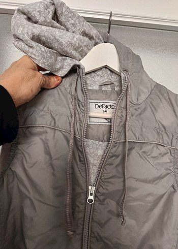 Gri Kapüşonlu Fermuarlı Kadın Spor Yelek - Görsel 4