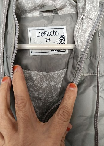 Gri Kapüşonlu Fermuarlı Kadın Spor Yelek - Görsel 3