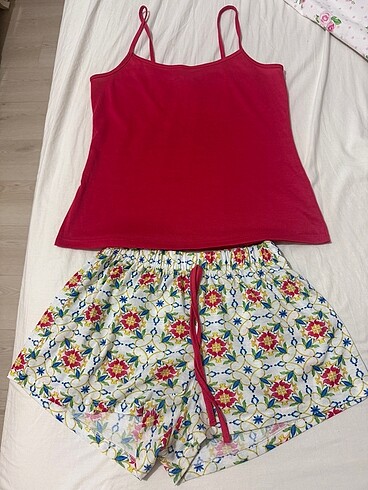 İp askılı şortlu pijama takımı