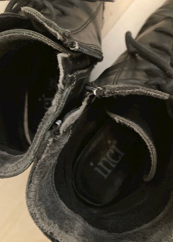 Siyah Deri Kadın Bot - Görsel 2