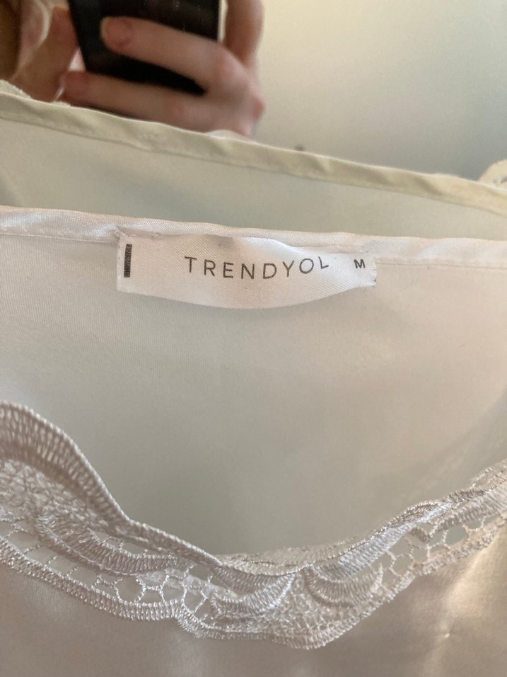 Dantel Detaylı Beyaz Saten Askılı Top - Görsel 2