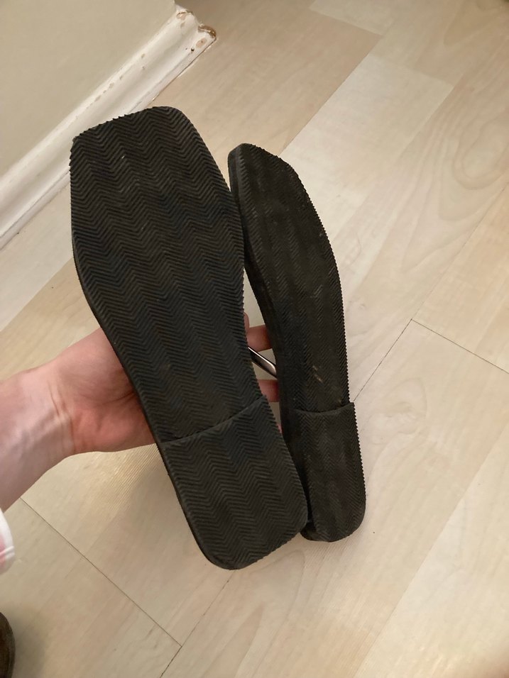 Siyah Kadın Terlik - Görsel 2