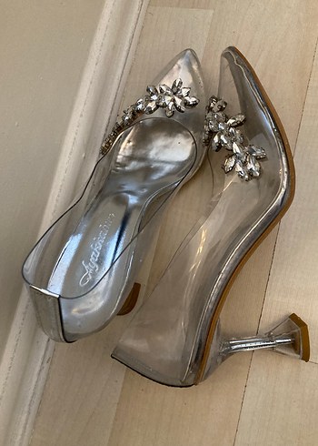 Beyaz Parlak İşlemeli Stiletto Topuklu Kadın Ayakkabı - Görsel 3