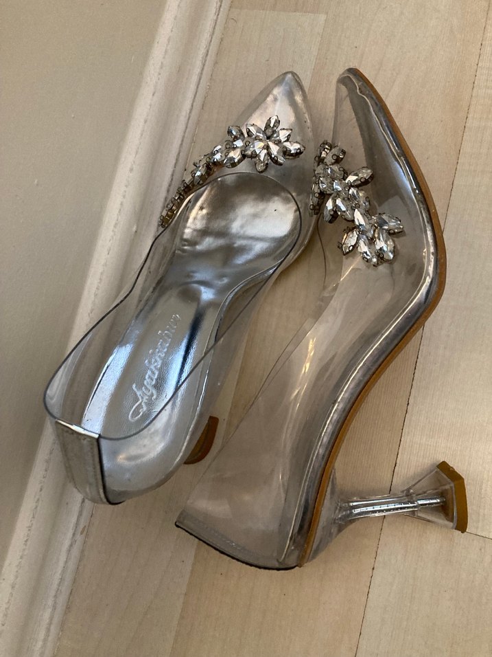 Beyaz Parlak İşlemeli Stiletto Topuklu Kadın Ayakkabı - Görsel 3