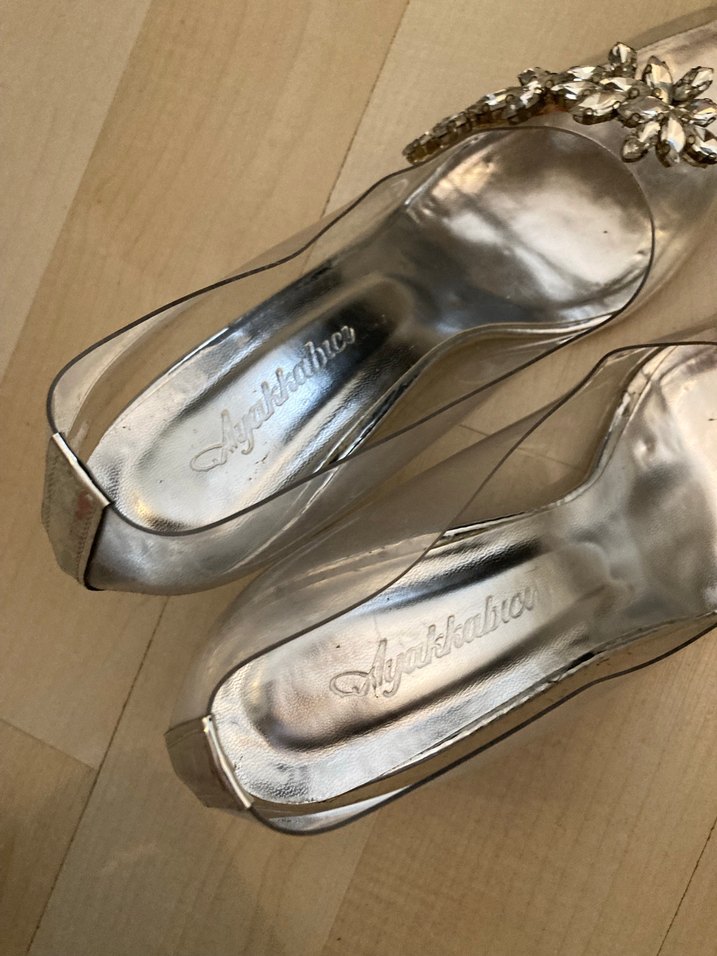 Beyaz Parlak İşlemeli Stiletto Topuklu Kadın Ayakkabı - Görsel 2