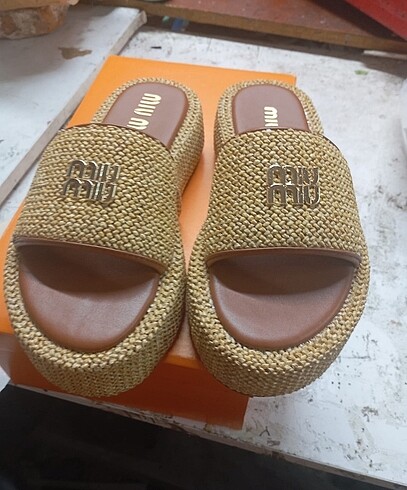 Miu Miu MIU MIU HASIR TERLİK