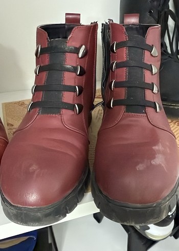 Bordo Deri Tokalı Kadın Bot