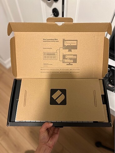 Novation Launchkey Mini MK3 Midi Klavye - Görsel 5