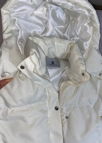 Beyaz Şişme Kadın Kış Montu - Görsel 3