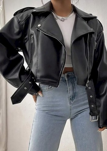 Kemerli Siyah Kısa Deri Biker Ceket