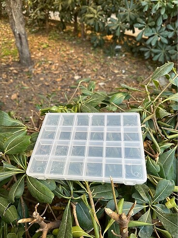 24 Bölmeli Boncuk Kutusu