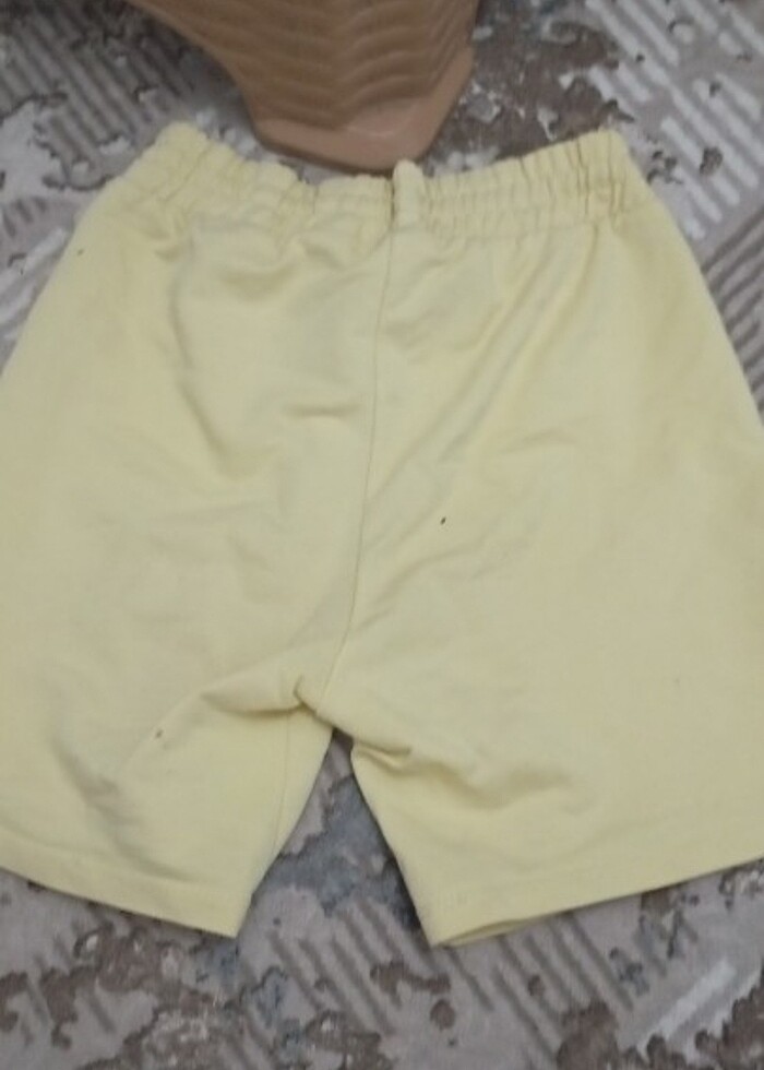 Sarı çocuk şortu  - Görsel 2
