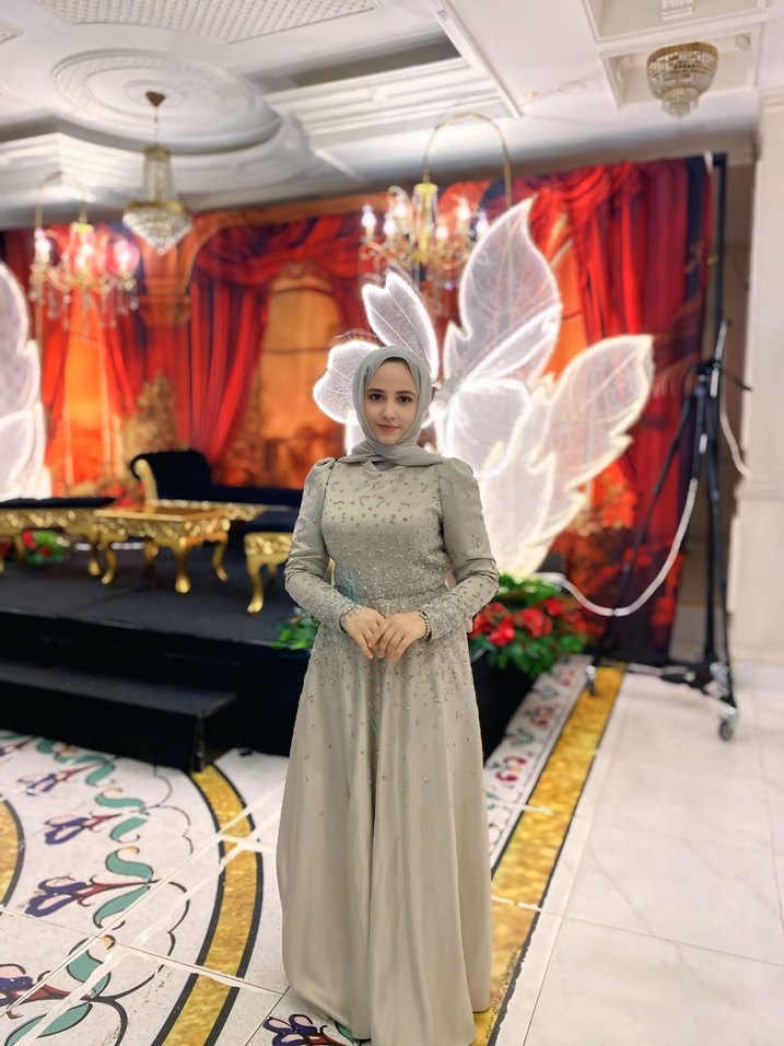 Uzun Kollu krem taşlı Tesettür Abiye Elbise - Görsel 2