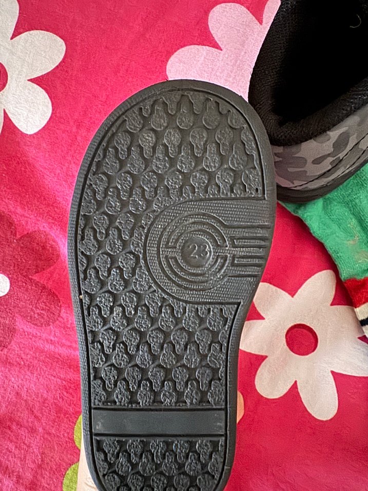 Erkek çoçuk bot - Görsel 4