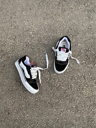 Vans Knu Skool