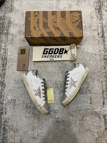 Golden Goose Deluxe