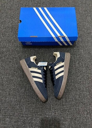 Spezial Lacivert 40