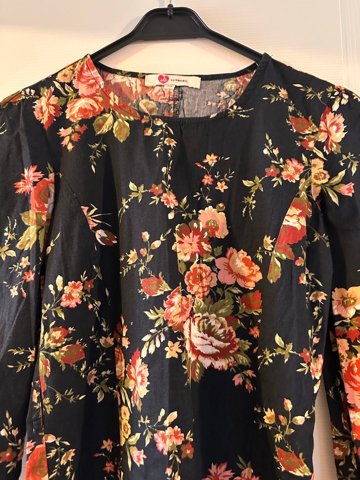 Çiçek Desenli V Yaka midi boy - Görsel 2